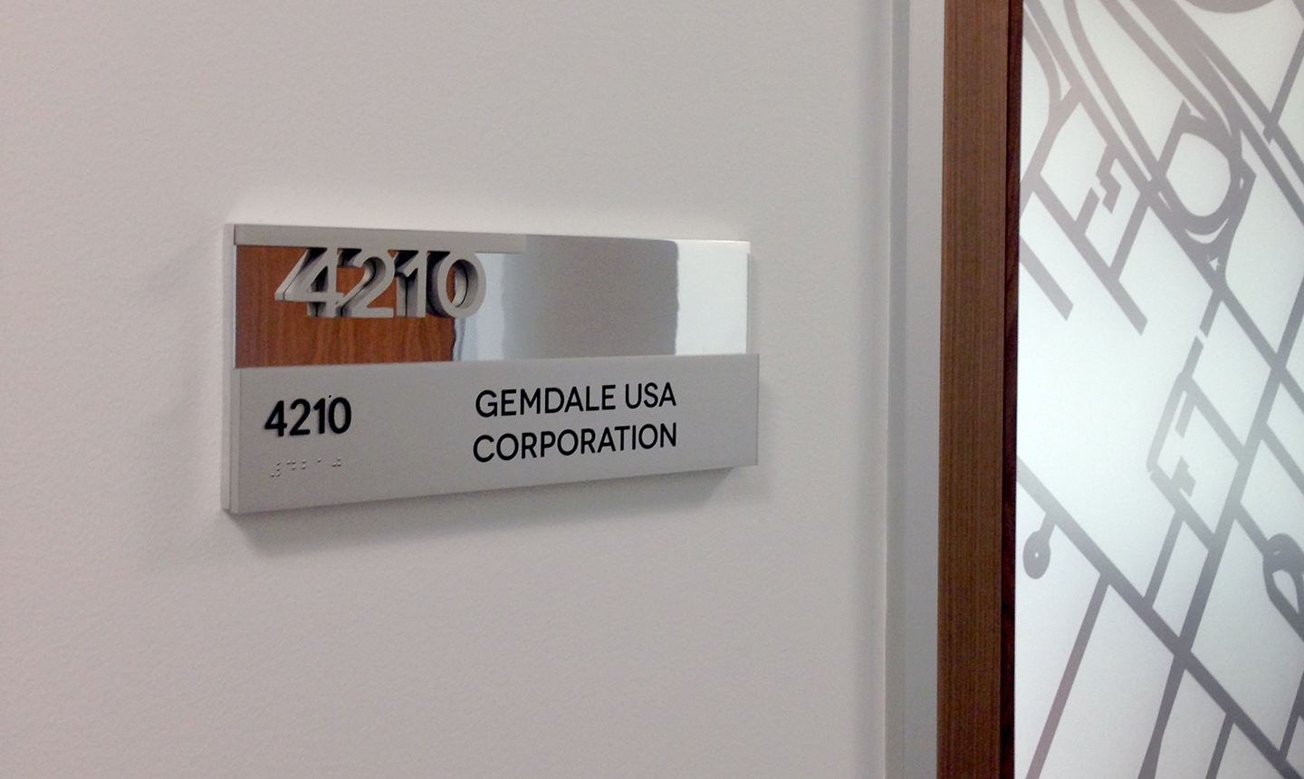 44 Montgomery | Wayfinding Signage System, Building Suite Signage